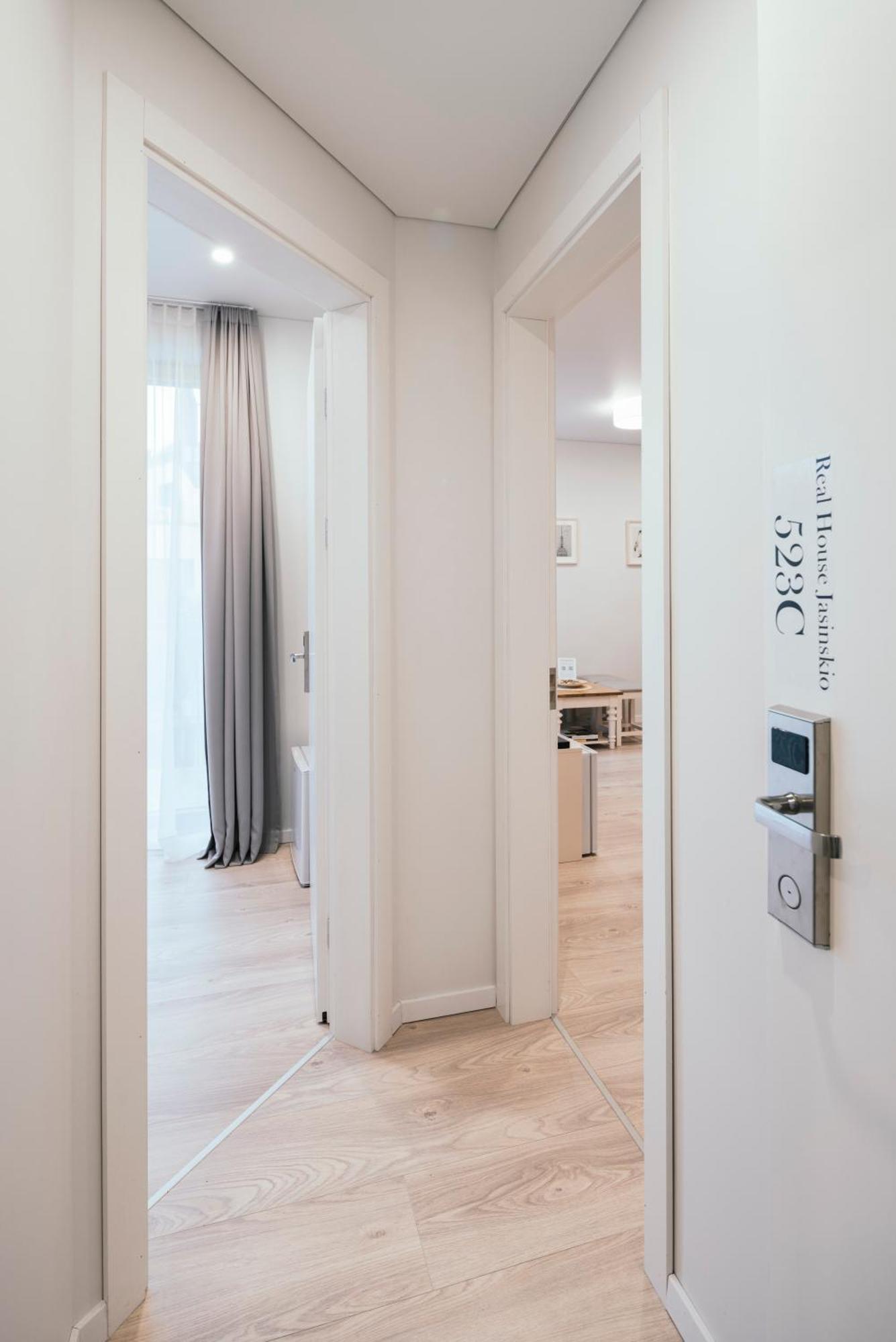 J14A I Rooms & Apartments Automated Self Check-In Vilnius Ruang foto